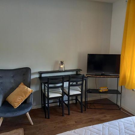 Au Bord Du Vilpion Apartment Marle-et-Behaine Bilik gambar